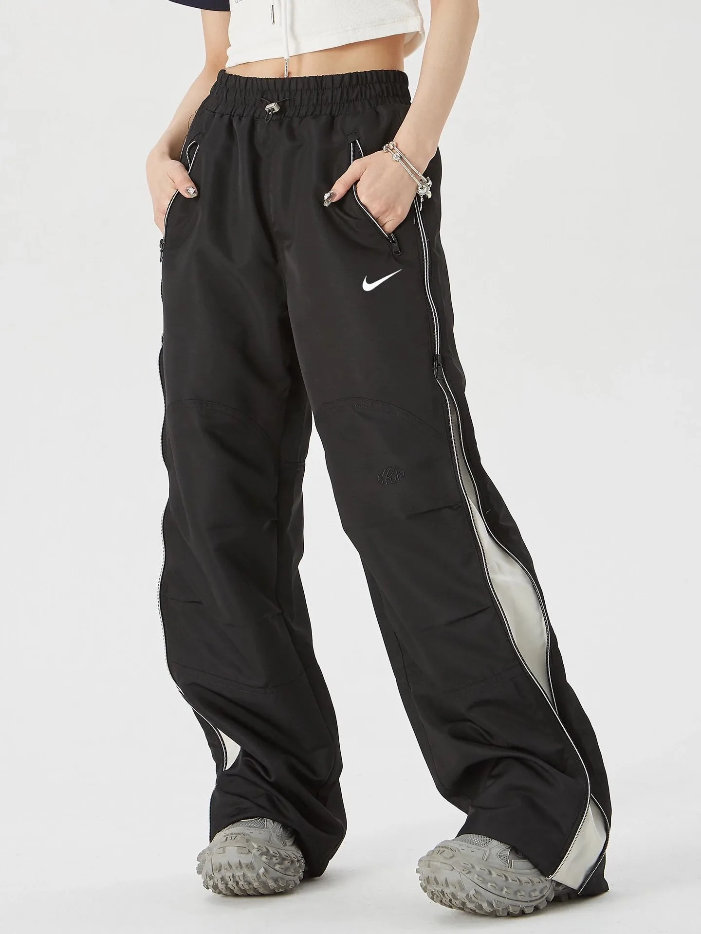 NIKE TRACKPANTS